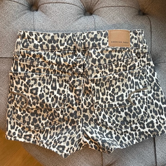 AMERICAN EAGLE AE NE(X)T LEVEL HIGH-WAISTED DENIM SHORT SHORT - Picture 3 of 6